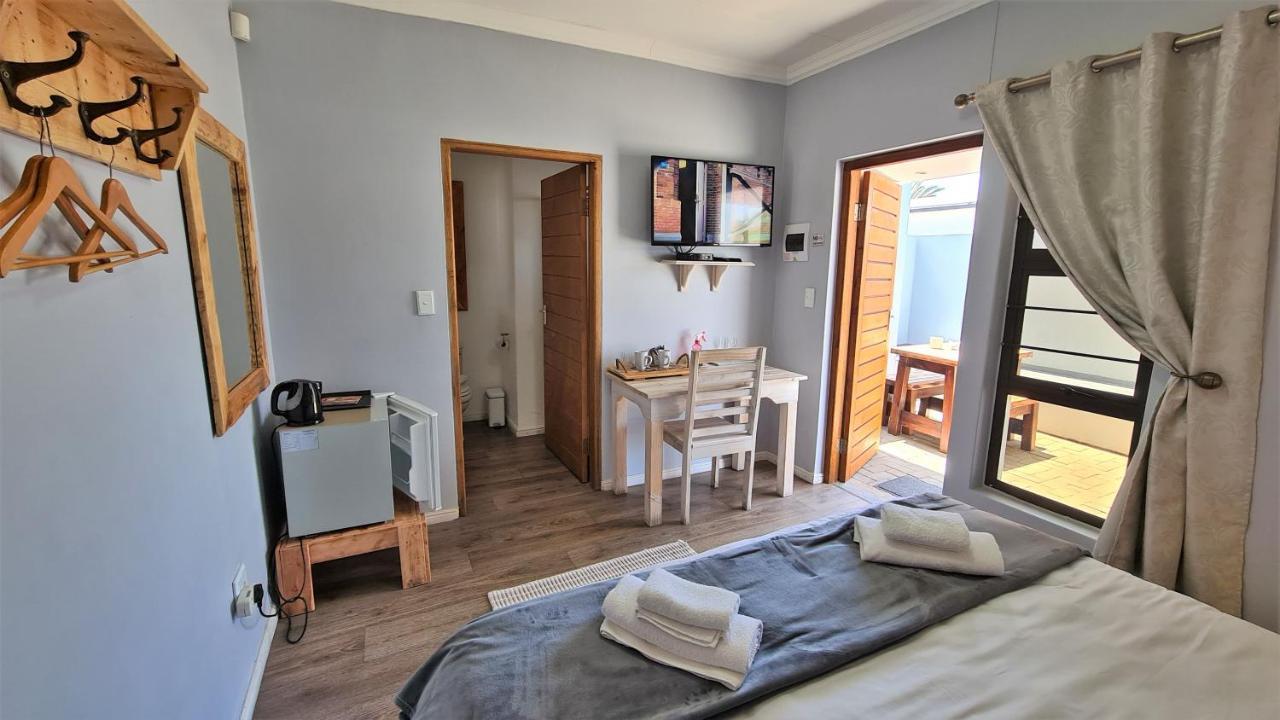 Tiende Laan Bed & Breakfast And Self-Catering Walvis Bay Kültér fotó