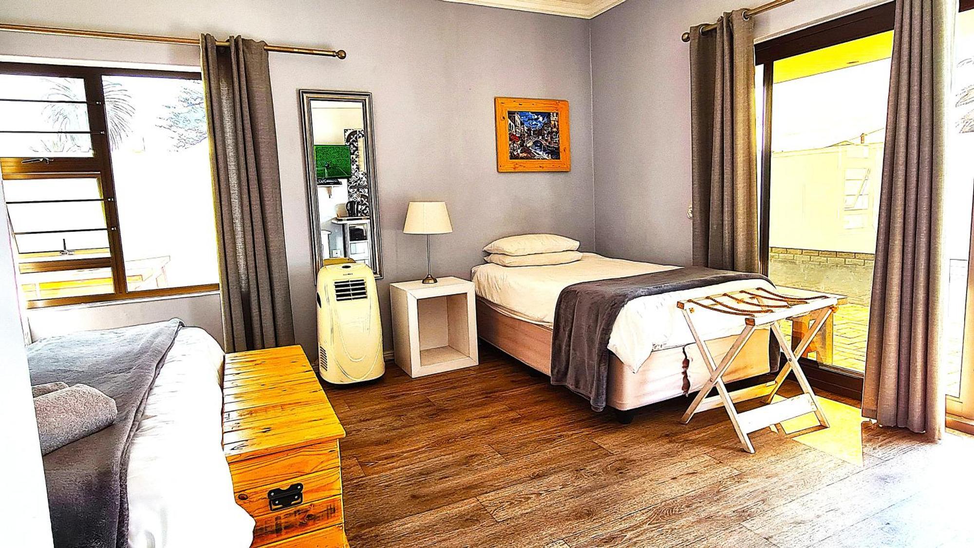 Tiende Laan Bed & Breakfast And Self-Catering Walvis Bay Kültér fotó