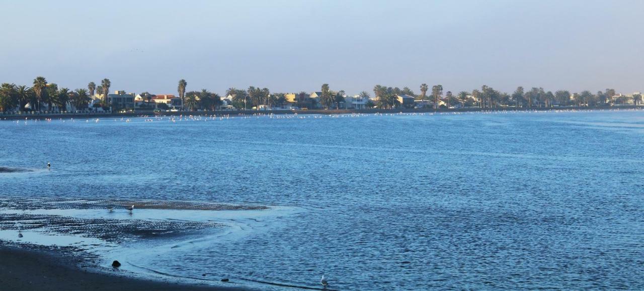 Tiende Laan Bed & Breakfast And Self-Catering Walvis Bay Kültér fotó