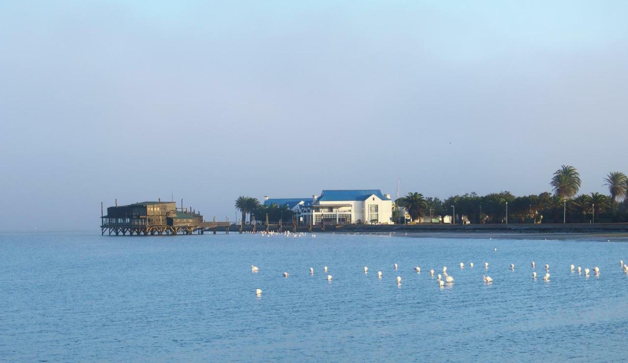 Tiende Laan Bed & Breakfast And Self-Catering Walvis Bay Kültér fotó