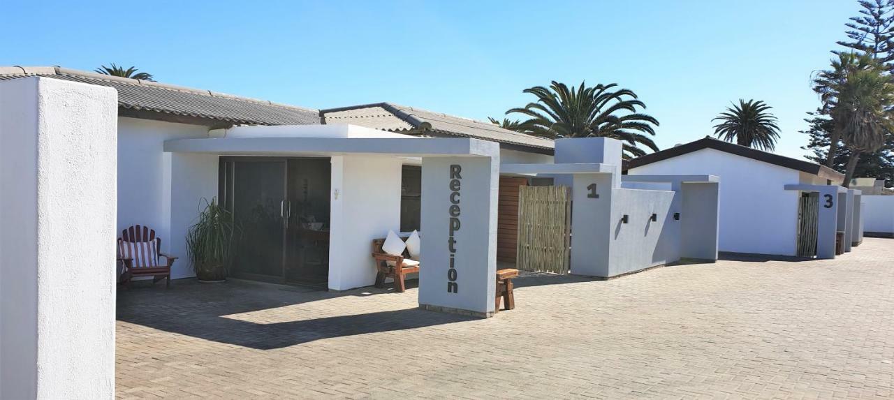 Tiende Laan Bed & Breakfast And Self-Catering Walvis Bay Kültér fotó