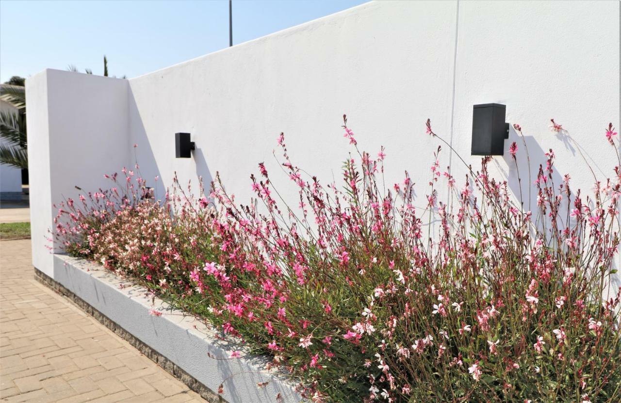 Tiende Laan Bed & Breakfast And Self-Catering Walvis Bay Kültér fotó