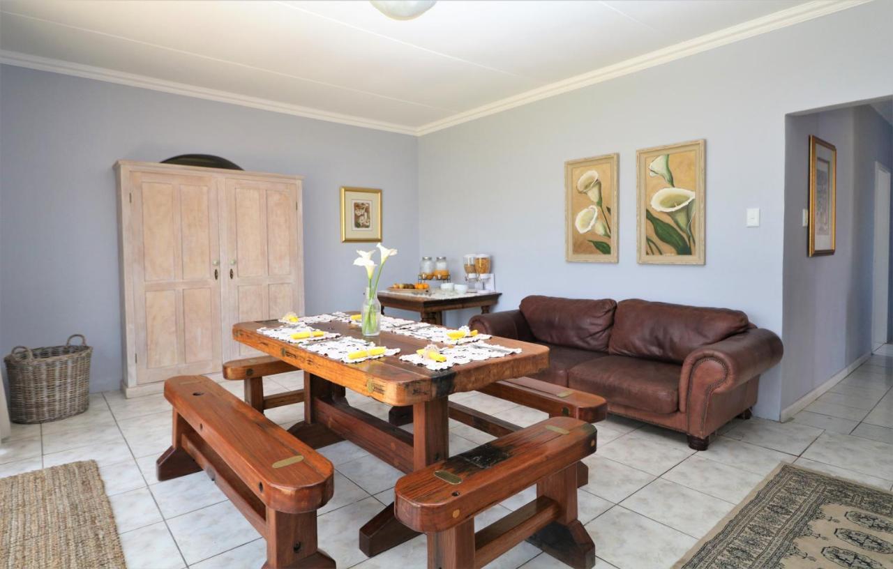Tiende Laan Bed & Breakfast And Self-Catering Walvis Bay Kültér fotó