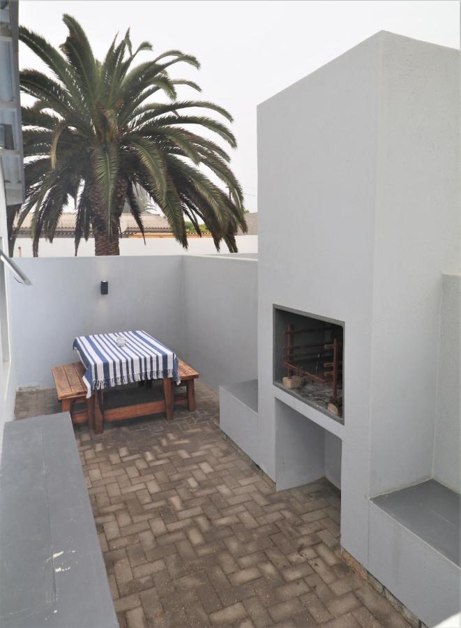 Tiende Laan Bed & Breakfast And Self-Catering Walvis Bay Kültér fotó